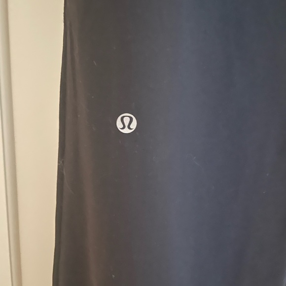 Black Lululemon wide leg pants size 8, pink band - Picture 4 of 4